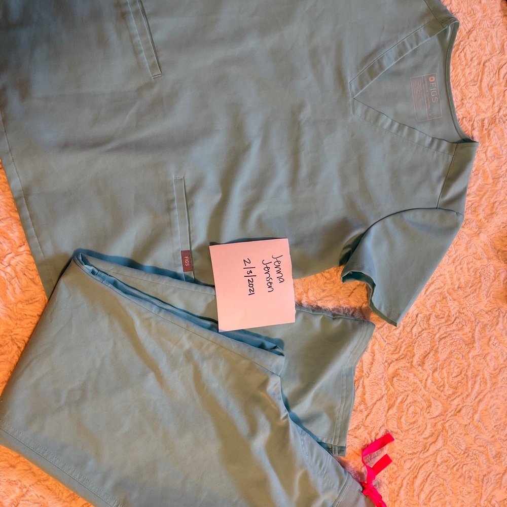 Neon Blue Figs Scrub Set